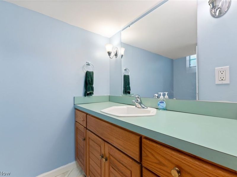 10416 Lake Avenue, Cleveland, OH 44102 Photo 41