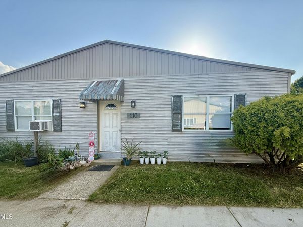 110 S High Street , West Unity, OH 43570