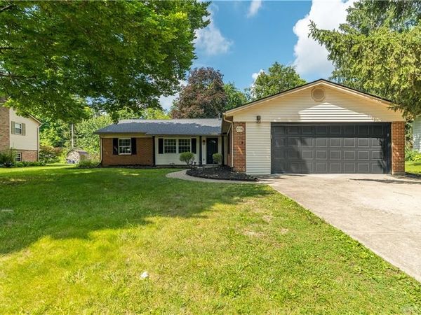 2776 Corlington Drive, Kettering, OH 45440