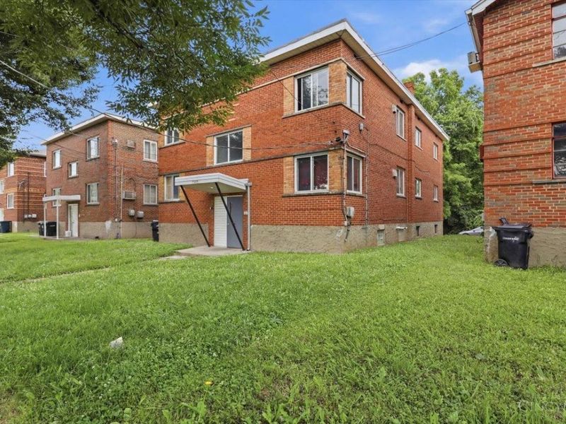 1582 Crest Hill Avenue, Cincinnati, OH 45237 Photo 2