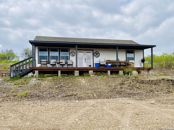 2551 SCULL RD, Martindale, TX 78655