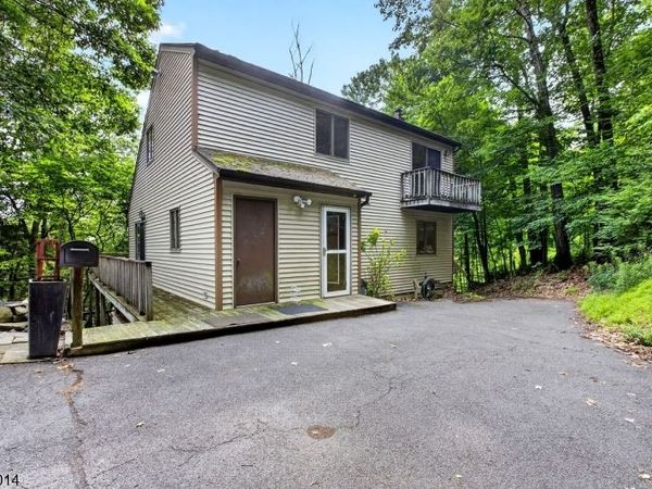 1 Hillside Ave, Liberty, NJ 07823