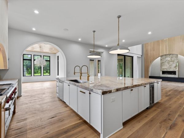 860 Brook Hollow Rd, Nashville, TN 37205