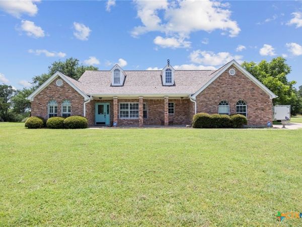 3912 Chisholm Trail , Salado, TX 76571