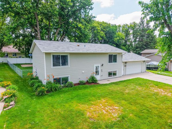411 11th Avenue SE, Faribault, MN 55021