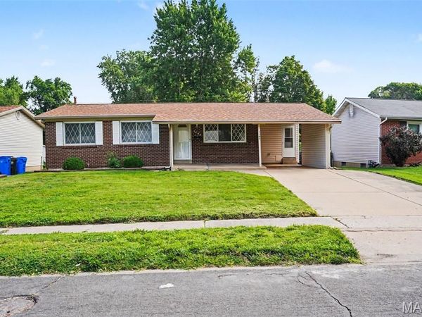 1105 5th Plaza , Florissant, MO 63031