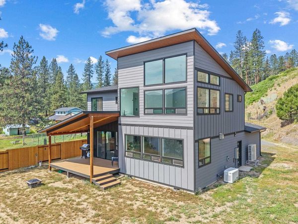 18 Little Joes Rd, Kettle Falls, WA 99141