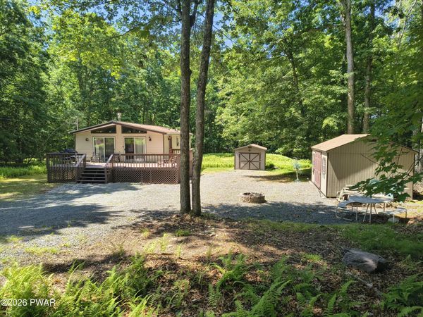 106 Pine Place , Hawley, PA 18428