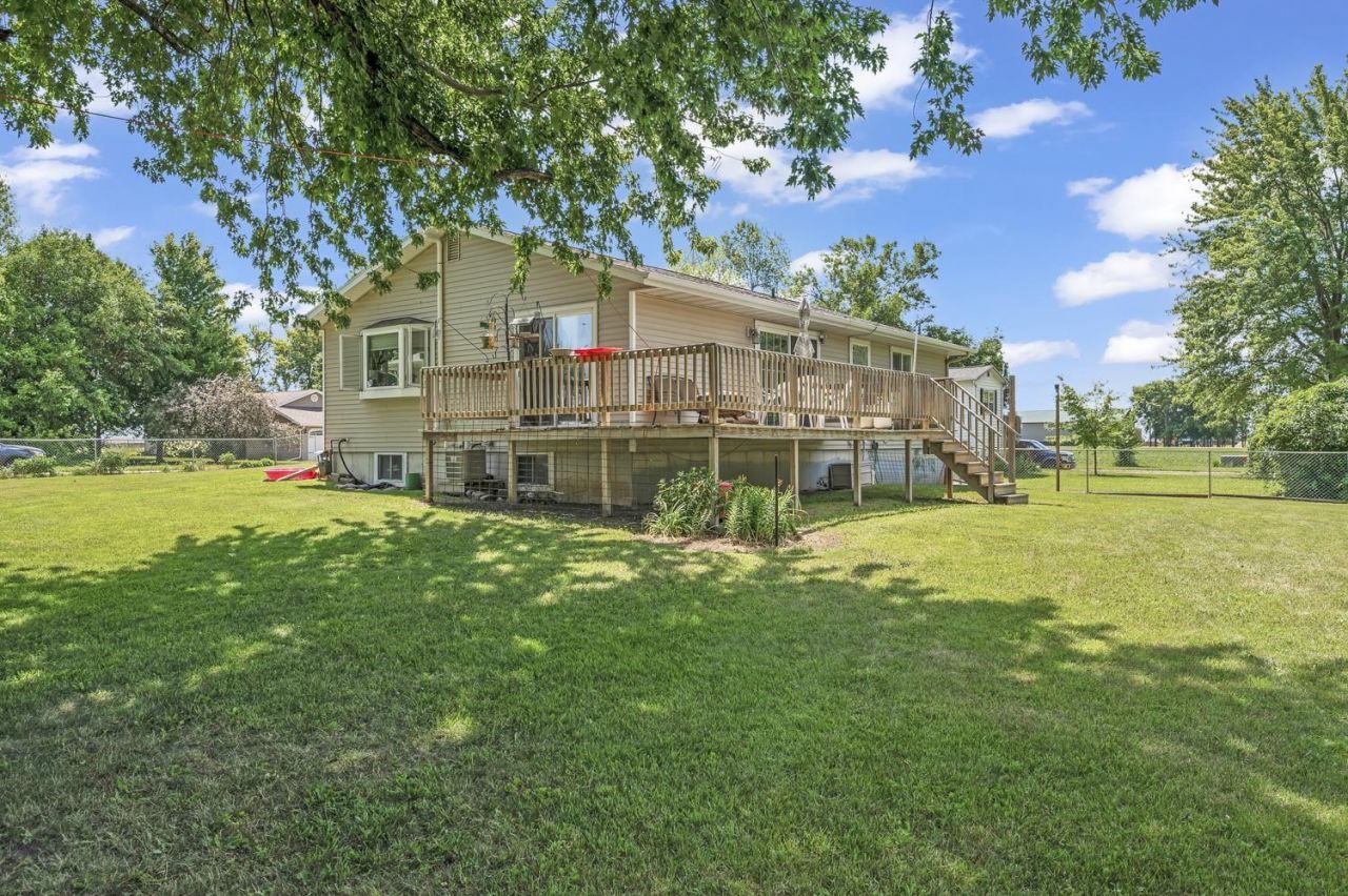 301 7th Street E, Lake Park, IA 51347 Main Photo