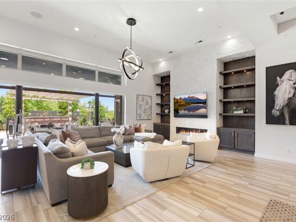 6268 Petroglyph Avenue , Las Vegas, NV 89135