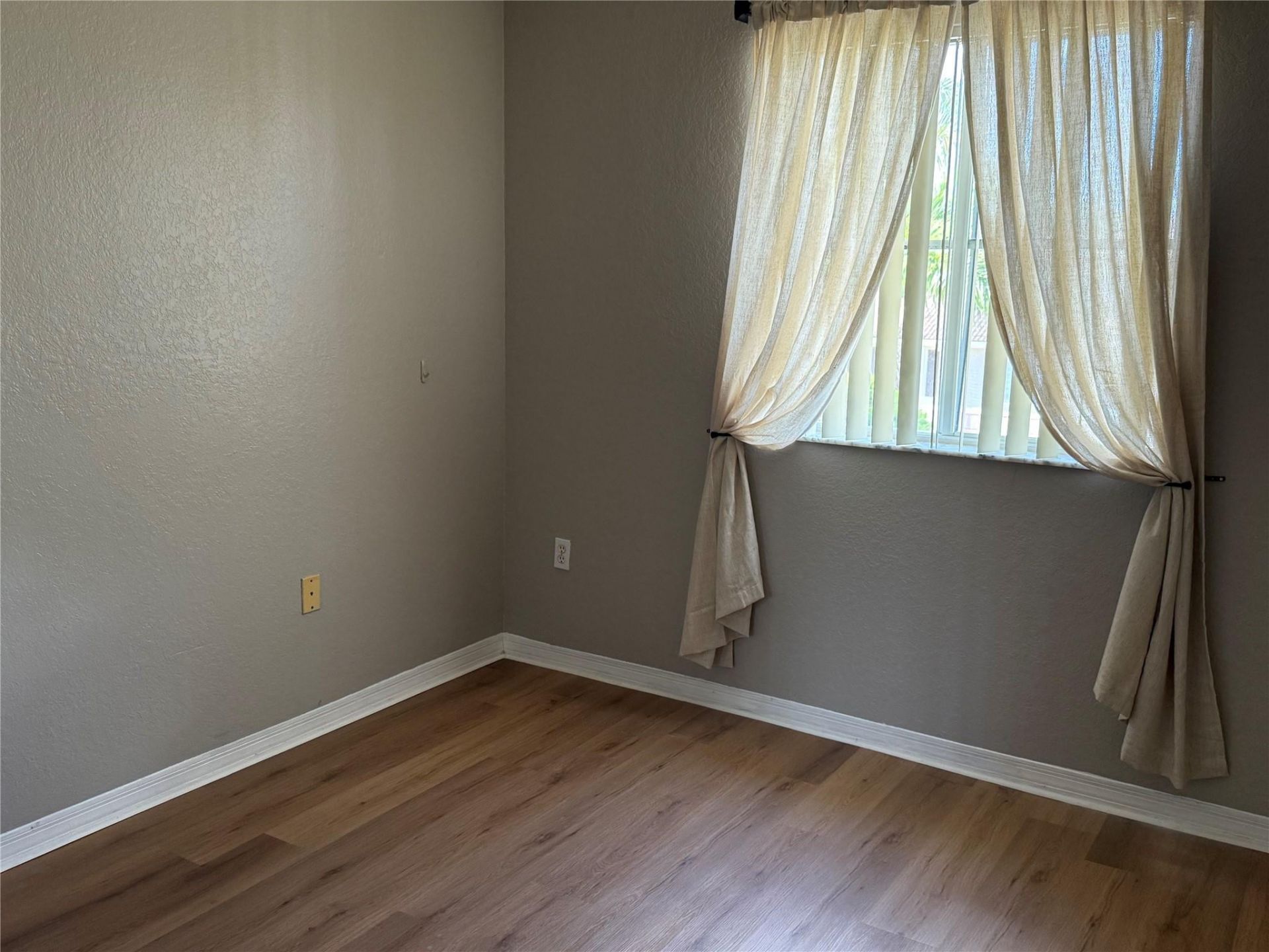 8930 W Flagler Street, Unit 215, Miami, FL 33174 Photo