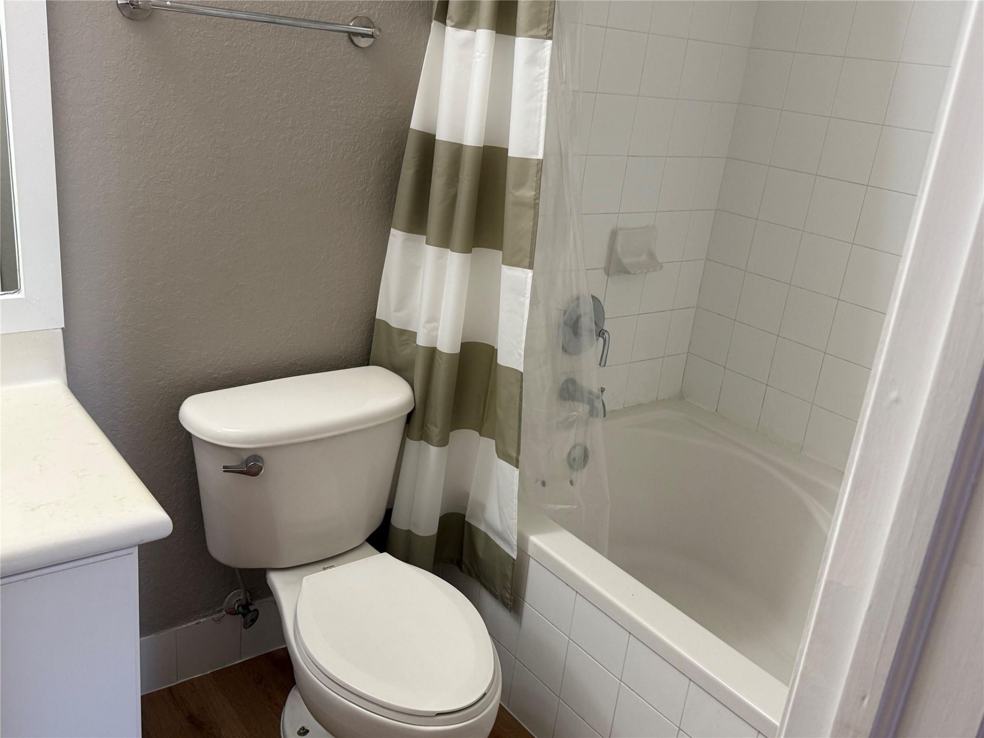 8930 W Flagler Street, Unit 215, Miami, FL 33174 Photo
