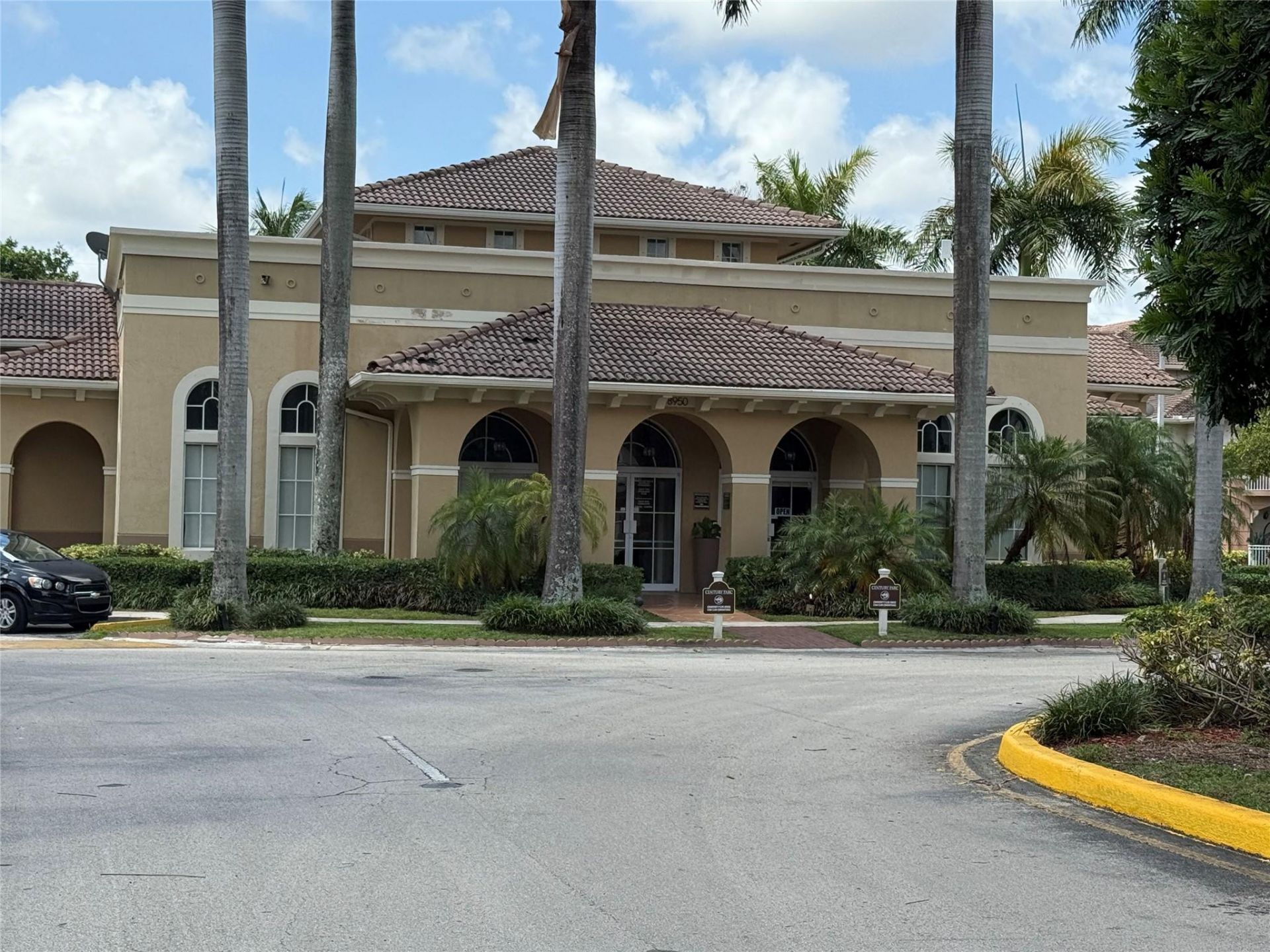 8930 W Flagler Street, Unit 215, Miami, FL 33174 Photo