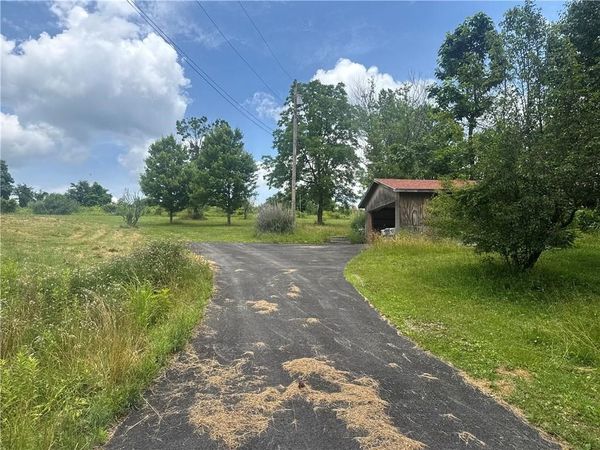 218 Hatfield, Smock, PA 15480