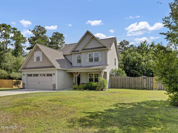 904 Gulf Chase Court, Sneads Ferry, NC 28460