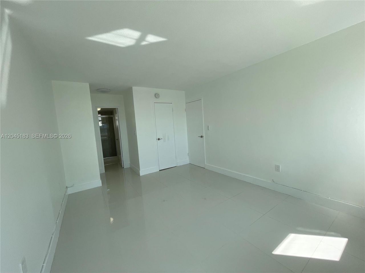 220 Kings Point Dr , Unit 502, Sunny Isles Beach, FL 33160 Photo