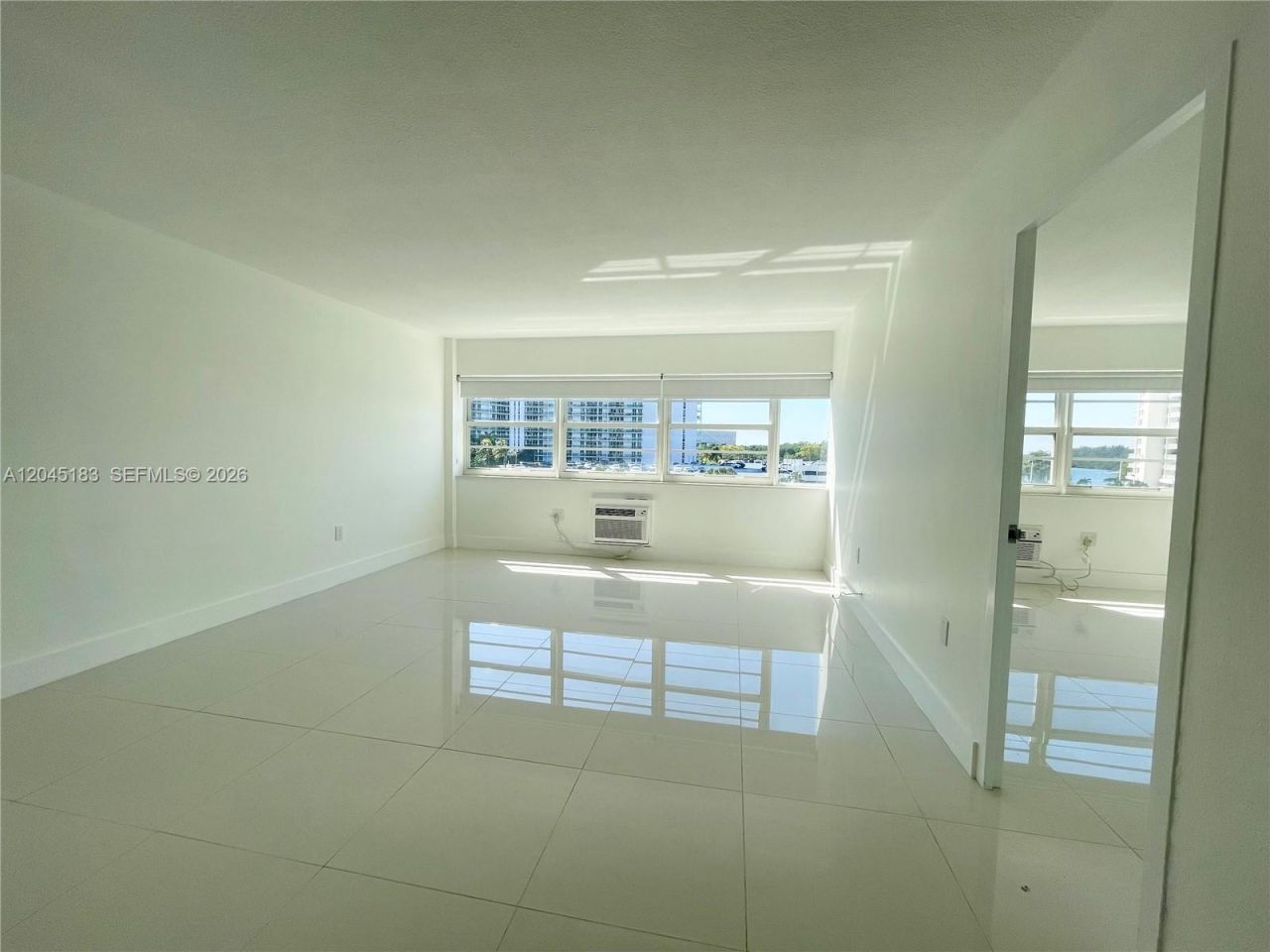 220 Kings Point Dr , Unit 502, Sunny Isles Beach, FL 33160 Photo
