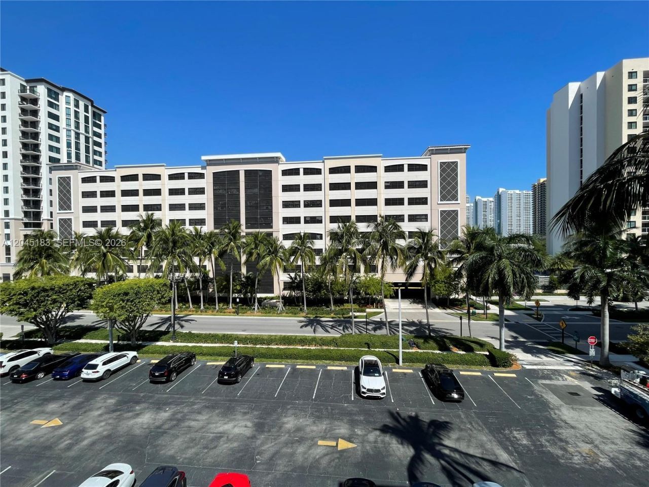 220 Kings Point Dr , Unit 502, Sunny Isles Beach, FL 33160 Photo