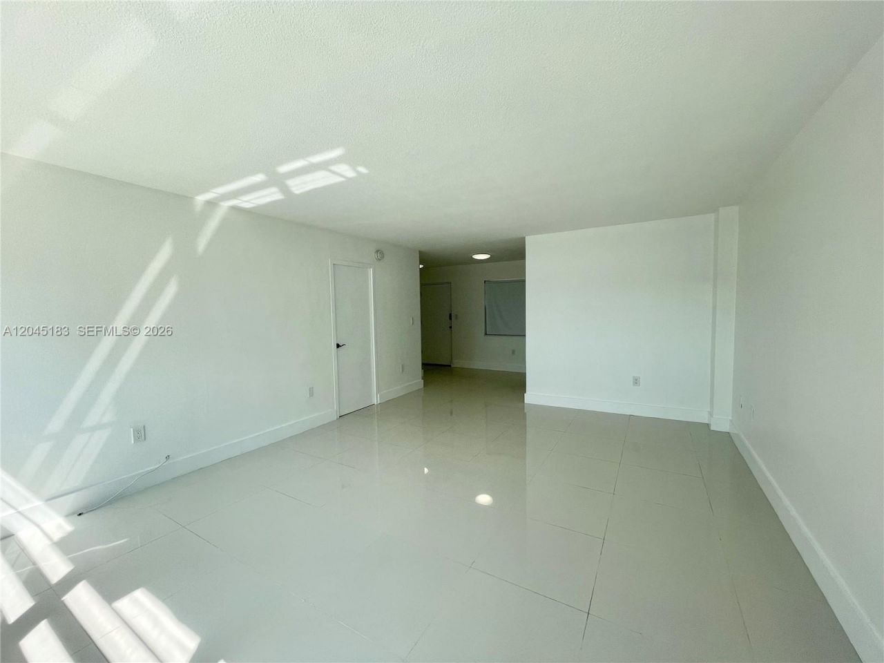 220 Kings Point Dr , Unit 502, Sunny Isles Beach, FL 33160 Photo