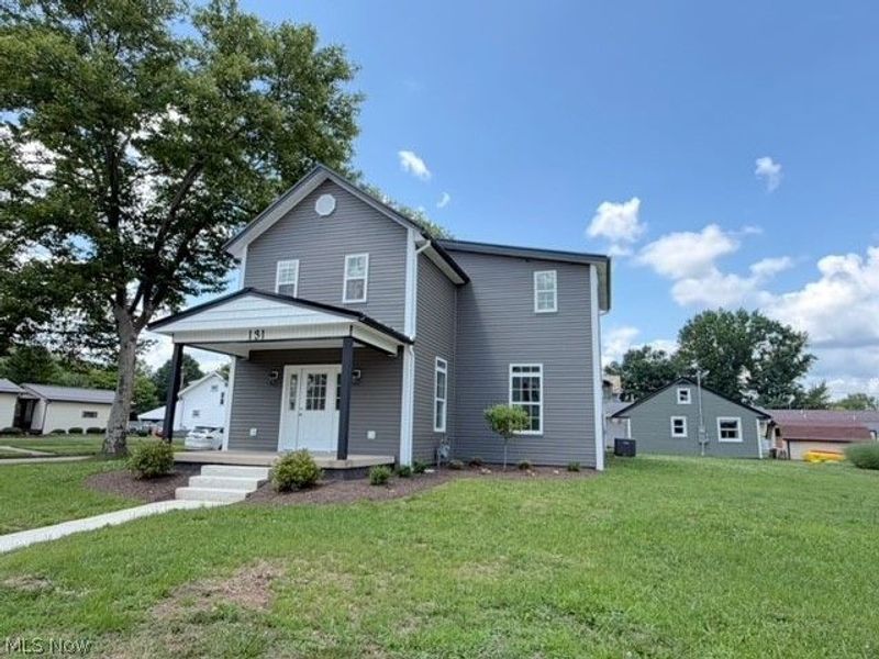 131 W 10th Street, Uhrichsville, OH 44683 Photo 1