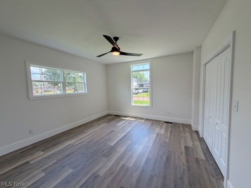 131 W 10th Street, Uhrichsville, OH 44683 Photo 11