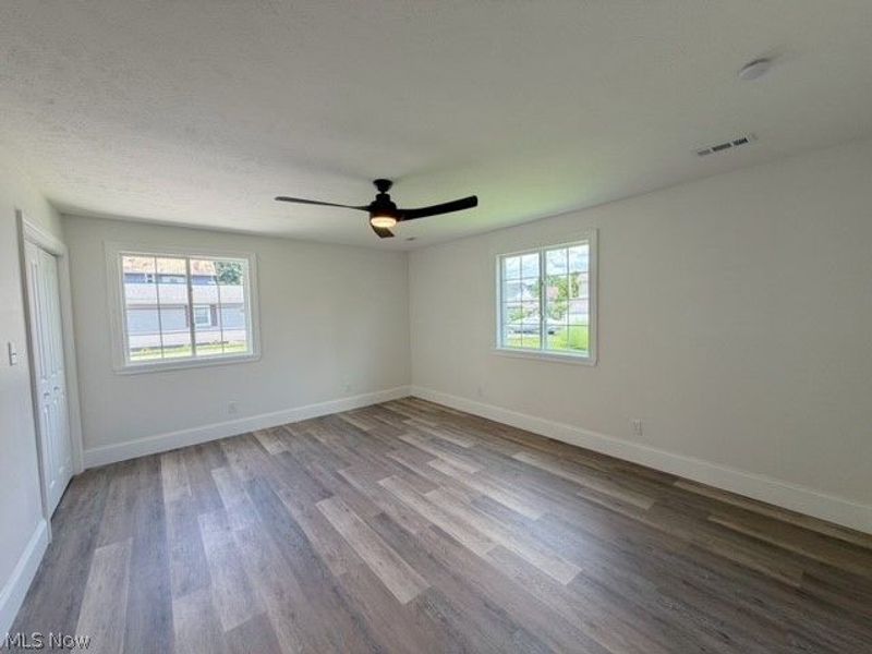 131 W 10th Street, Uhrichsville, OH 44683 Photo 15