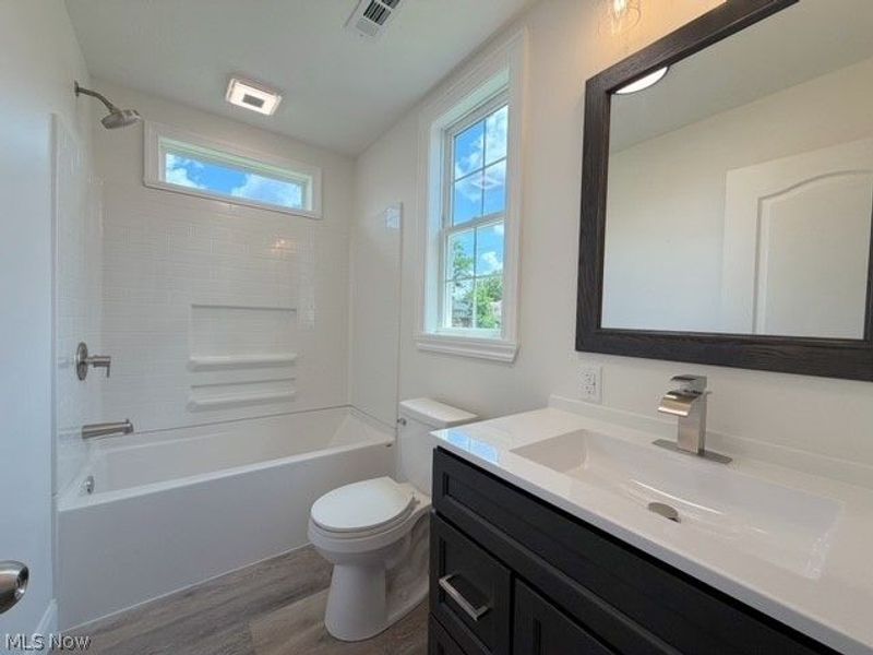 131 W 10th Street, Uhrichsville, OH 44683 Photo 18