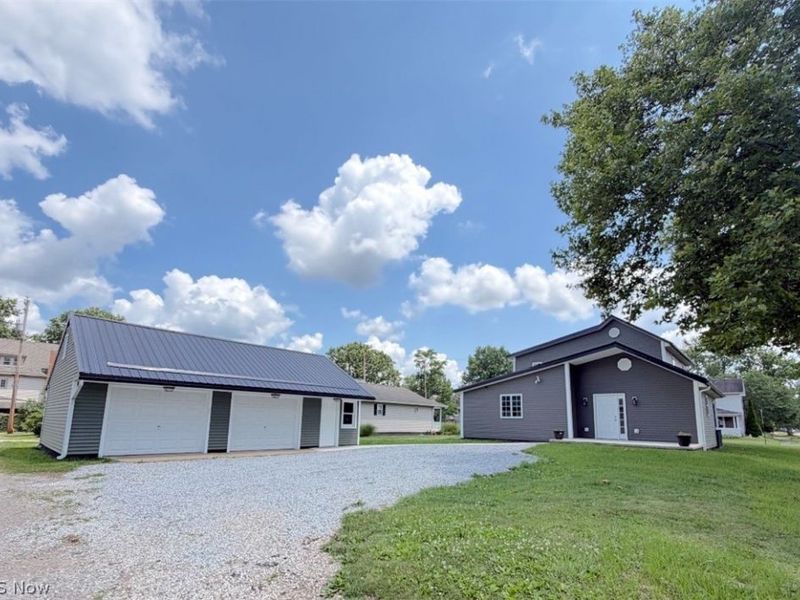 131 W 10th Street, Uhrichsville, OH 44683 Photo 25