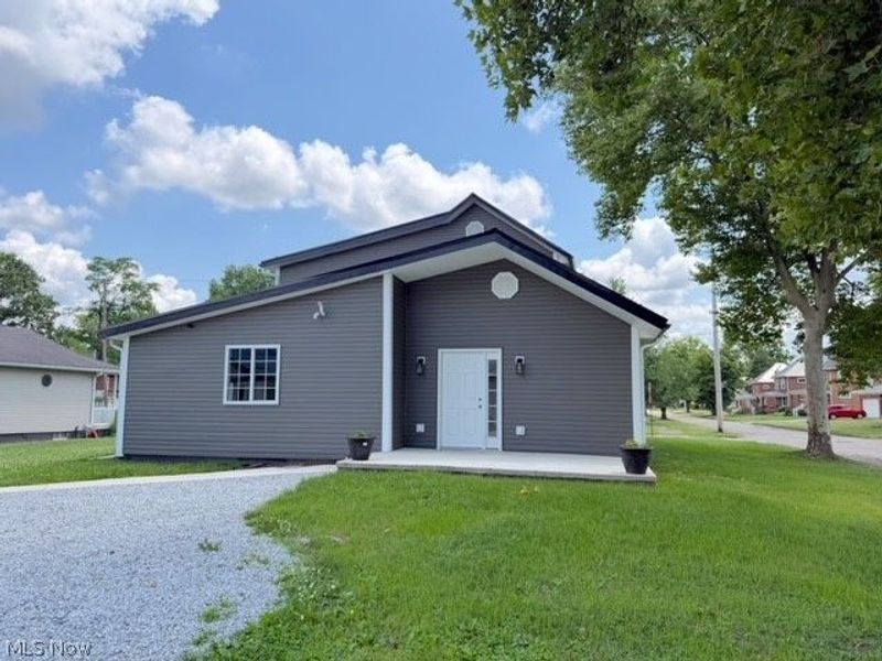 131 W 10th Street, Uhrichsville, OH 44683 Photo 26