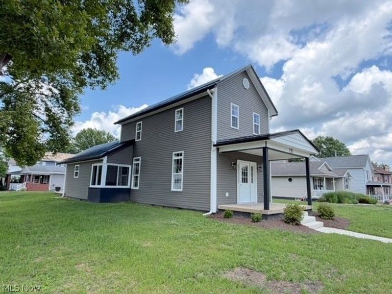 131 W 10th Street, Uhrichsville, OH 44683 Photo 28