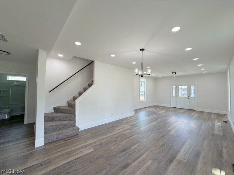 131 W 10th Street, Uhrichsville, OH 44683 Photo 5