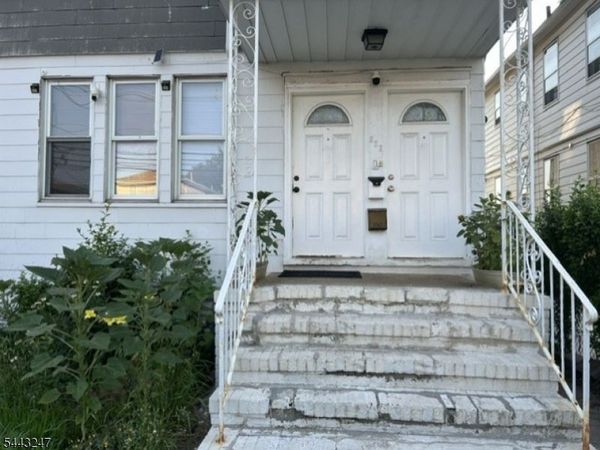 523 Richmond St, Elizabeth, NJ 07202