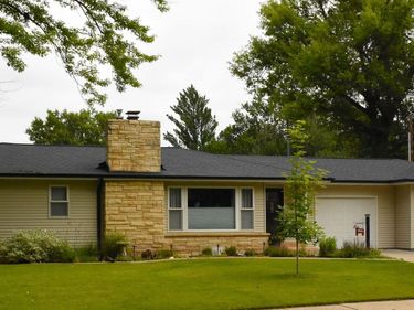 16 Fairview Drive, York, NE 68467
