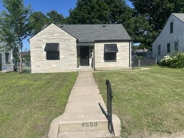 4558 Vincent Avenue N, Minneapolis, MN 55412