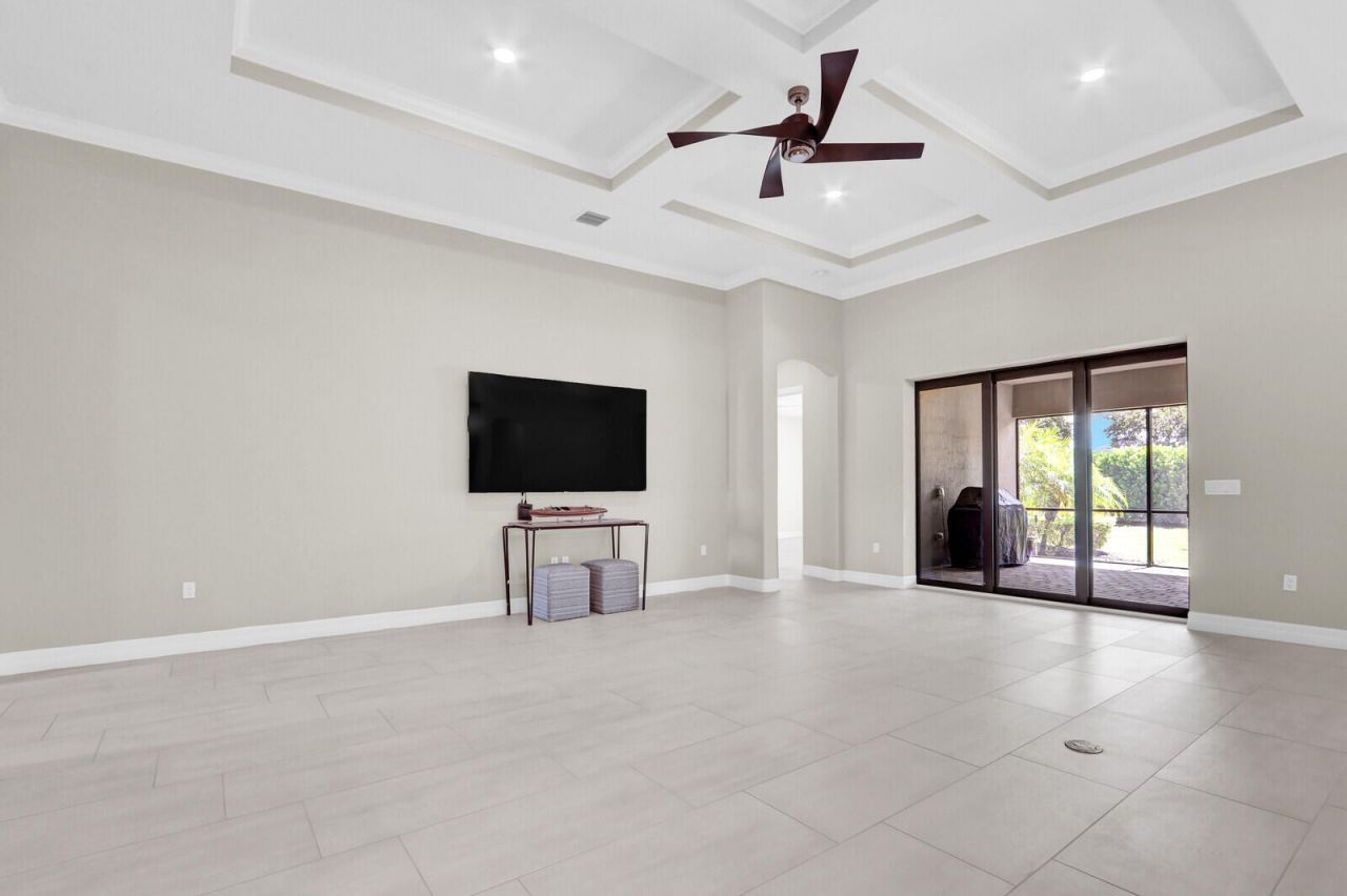9242 Balsamo Drive, Palm Beach Gardens, FL 33412 Photo