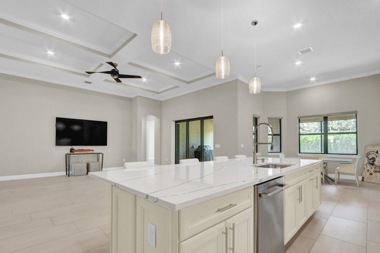 9242 Balsamo Drive, Palm Beach Gardens, FL 33412 Photo