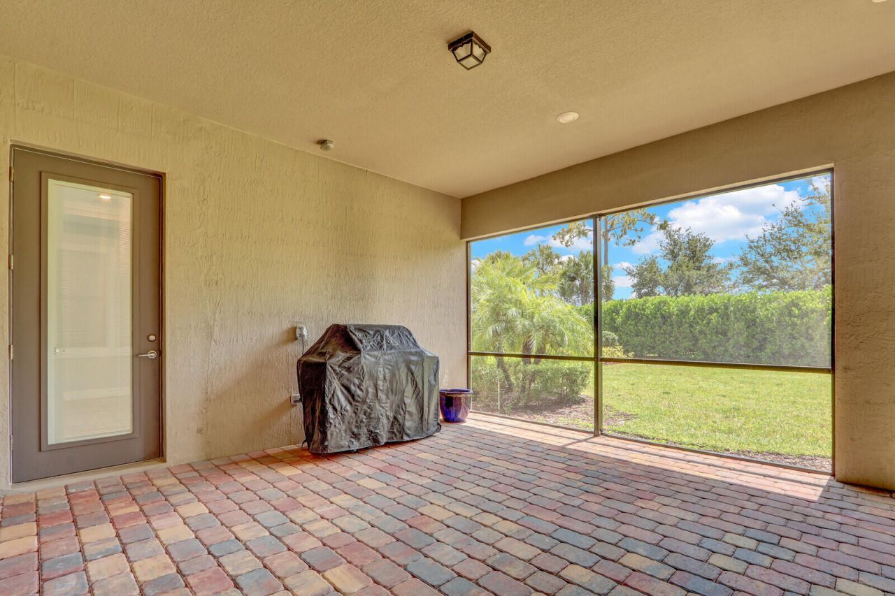 9242 Balsamo Drive, Palm Beach Gardens, FL 33412 Photo
