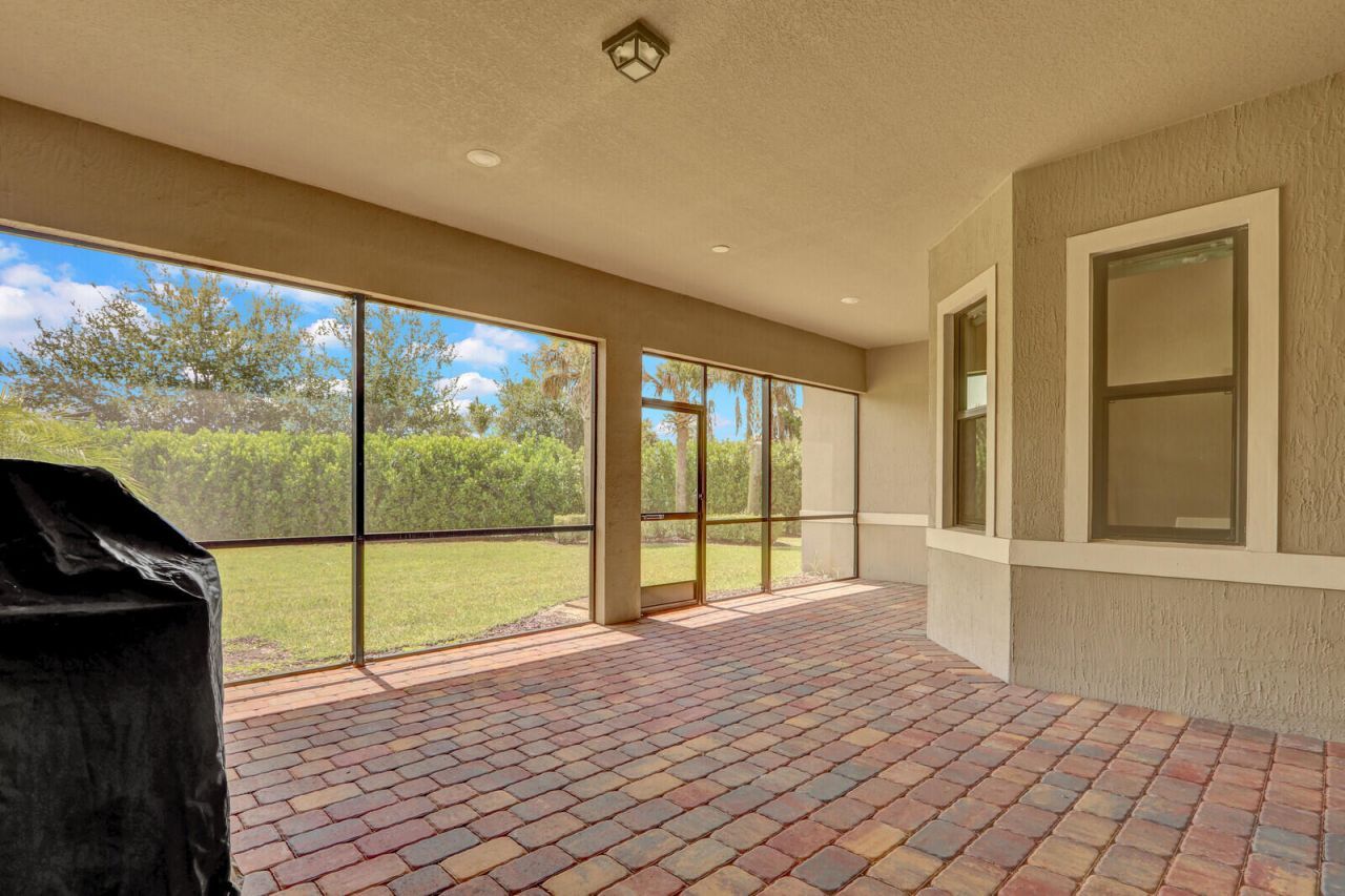 9242 Balsamo Drive, Palm Beach Gardens, FL 33412 Photo
