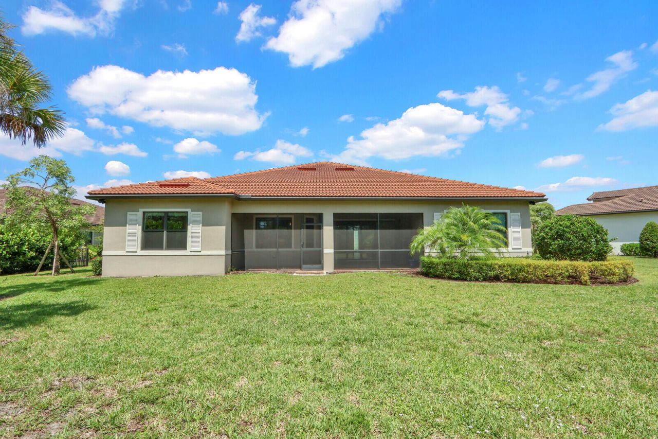 9242 Balsamo Drive, Palm Beach Gardens, FL 33412 Photo
