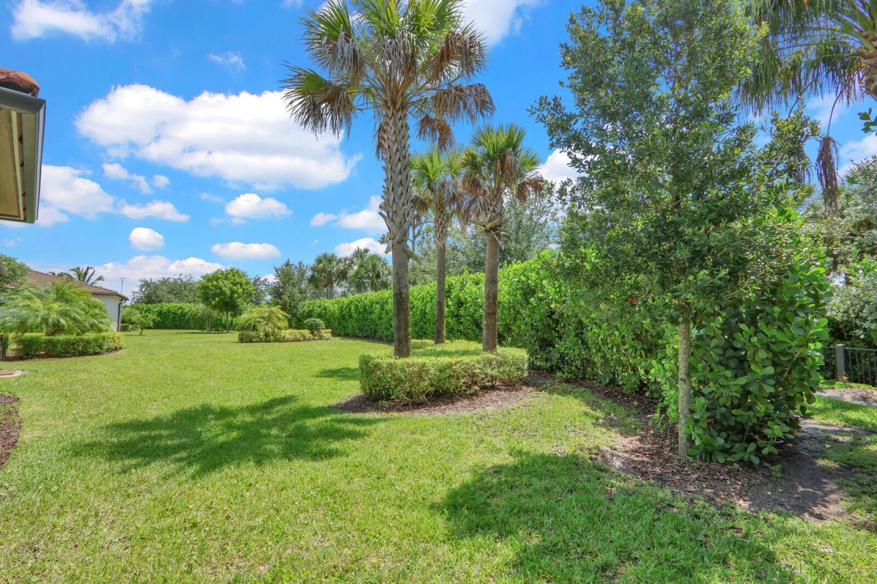 9242 Balsamo Drive, Palm Beach Gardens, FL 33412 Photo