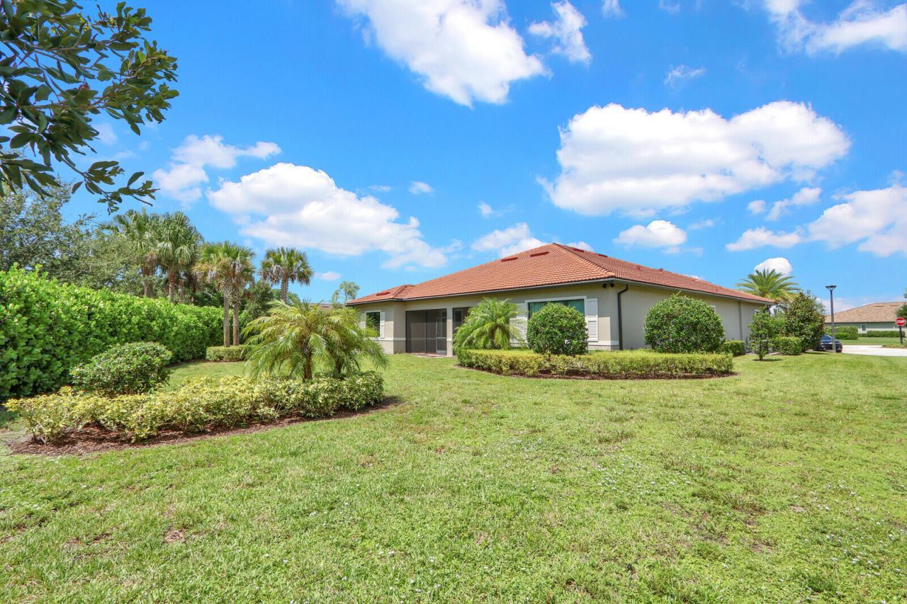 9242 Balsamo Drive, Palm Beach Gardens, FL 33412 Photo