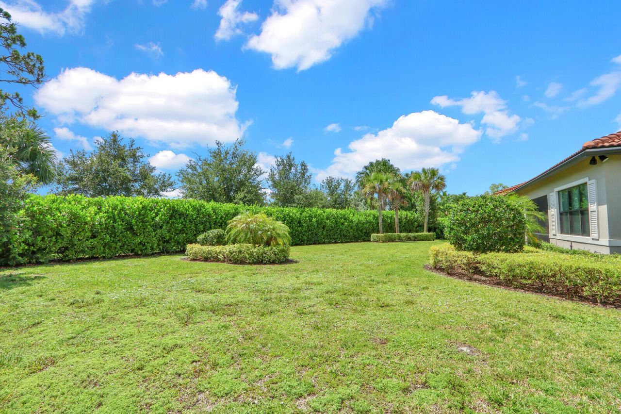 9242 Balsamo Drive, Palm Beach Gardens, FL 33412 Photo