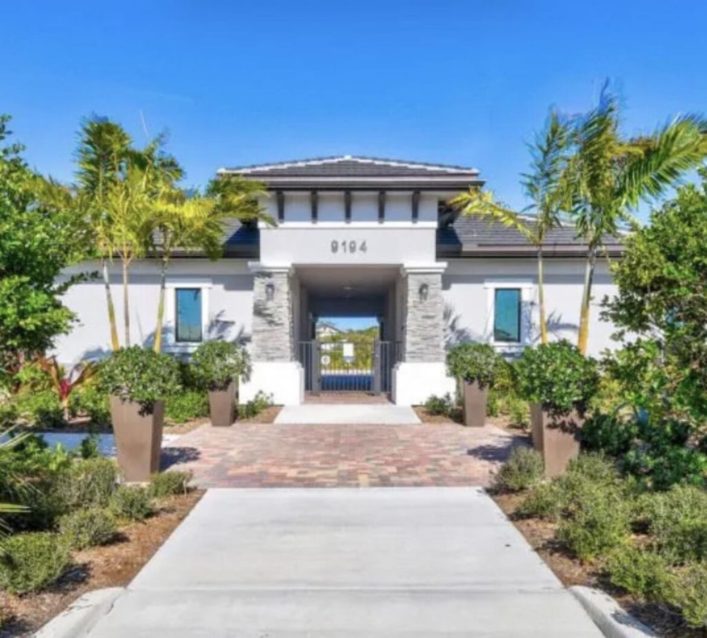 9242 Balsamo Drive, Palm Beach Gardens, FL 33412 Photo