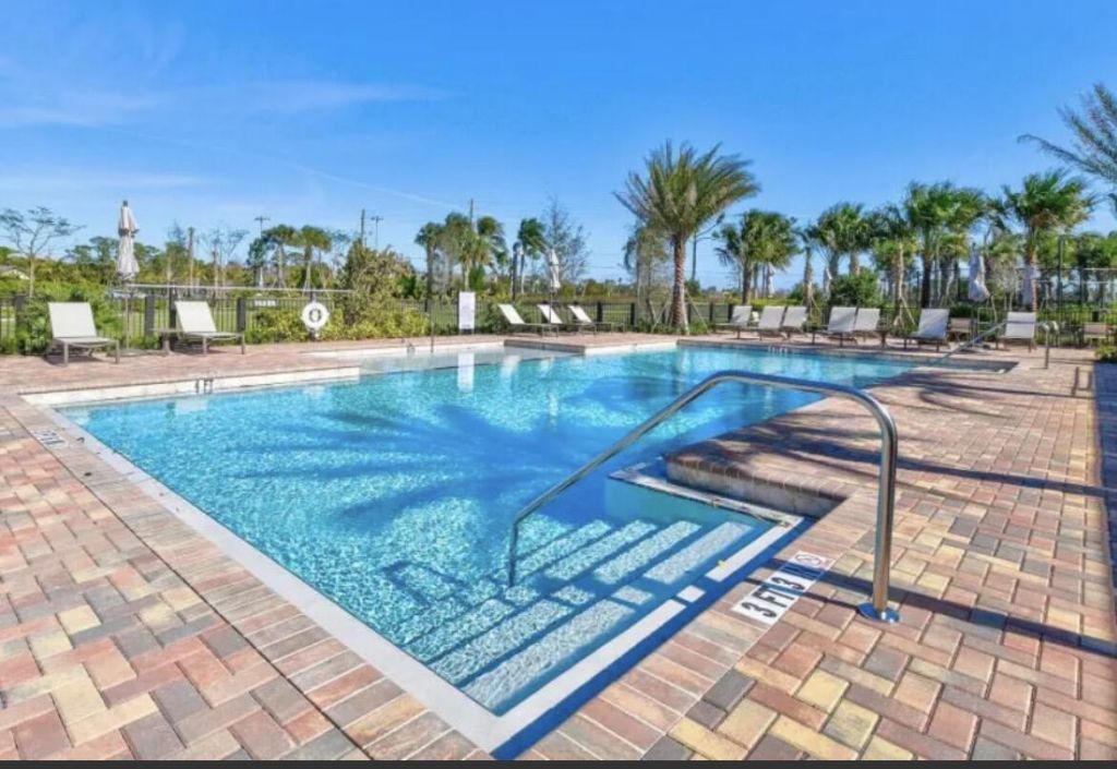 9242 Balsamo Drive, Palm Beach Gardens, FL 33412 Photo