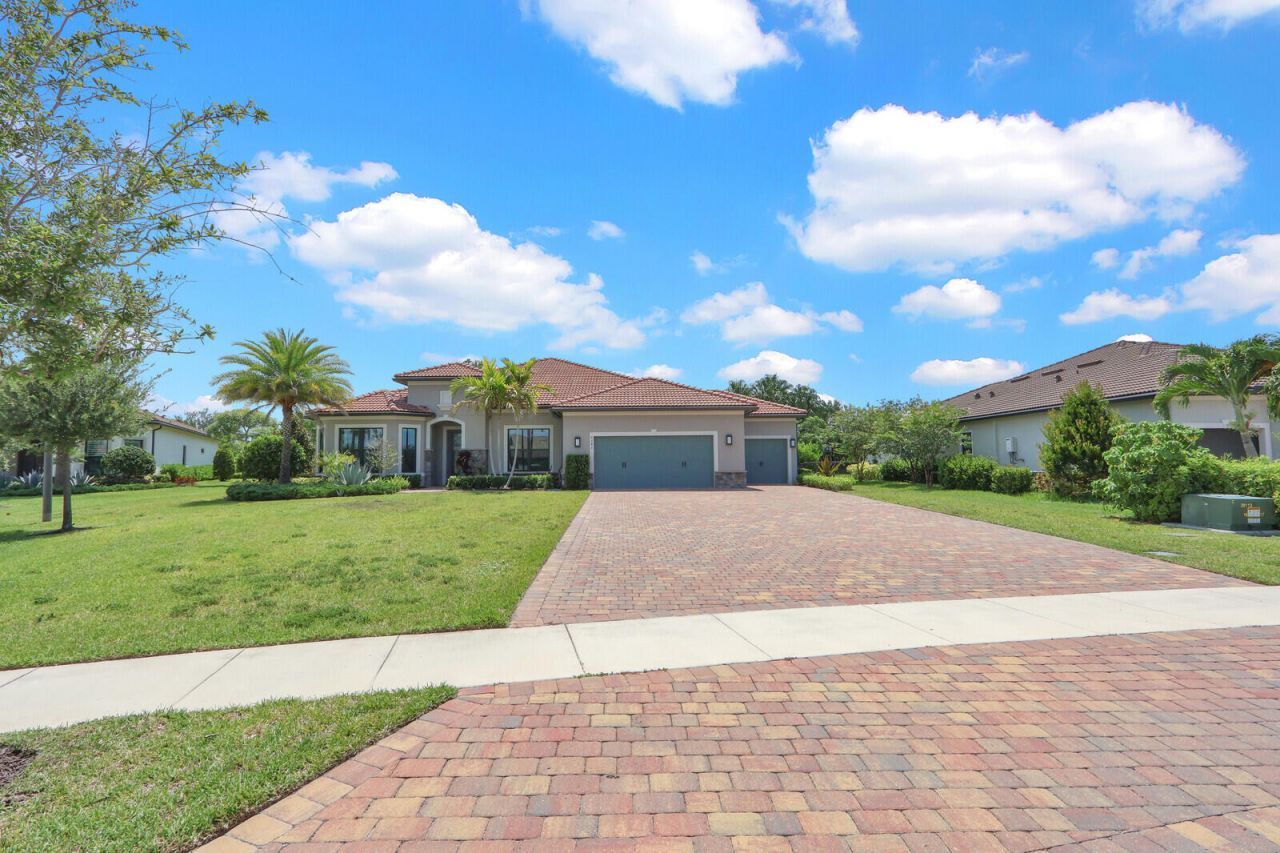 9242 Balsamo Drive, Palm Beach Gardens, FL 33412 Photo