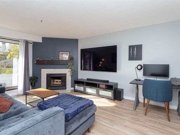 1655 Begbie St , Unit #109, Victoria, BC V8R 1L4