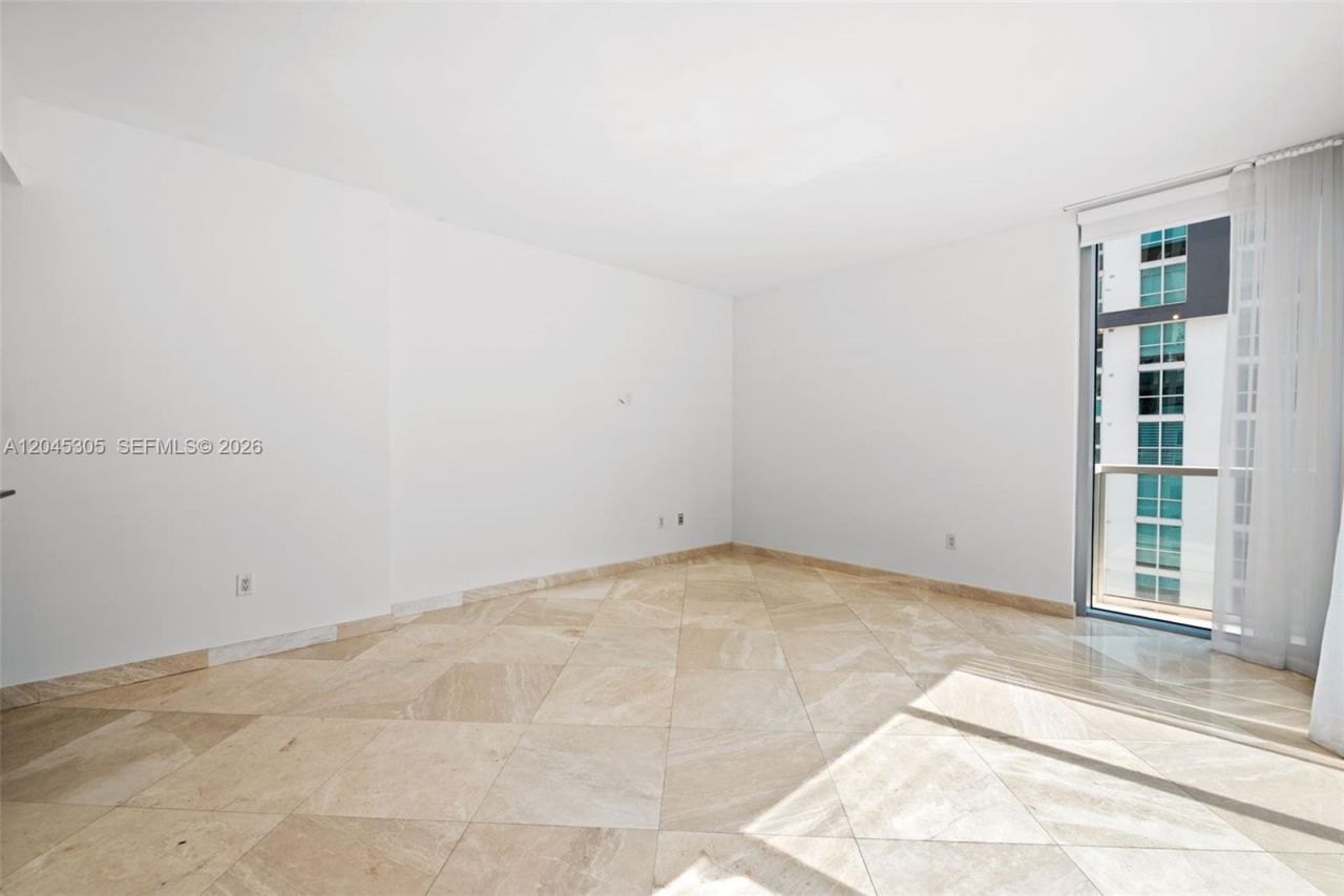 1050 Brickell Ave , Unit 3314, Miami, FL 33131 Photo