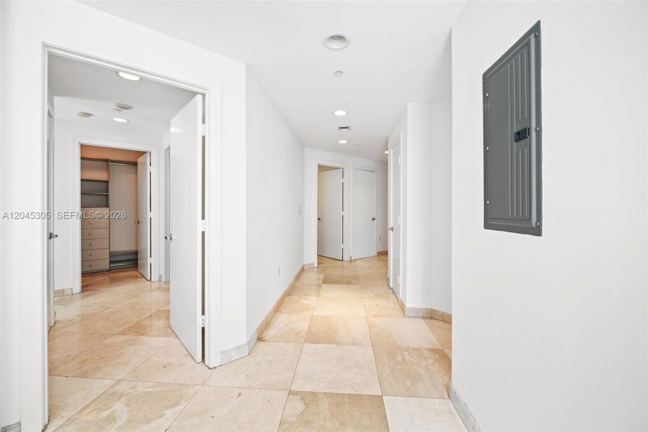 1050 Brickell Ave , Unit 3314, Miami, FL 33131 Photo