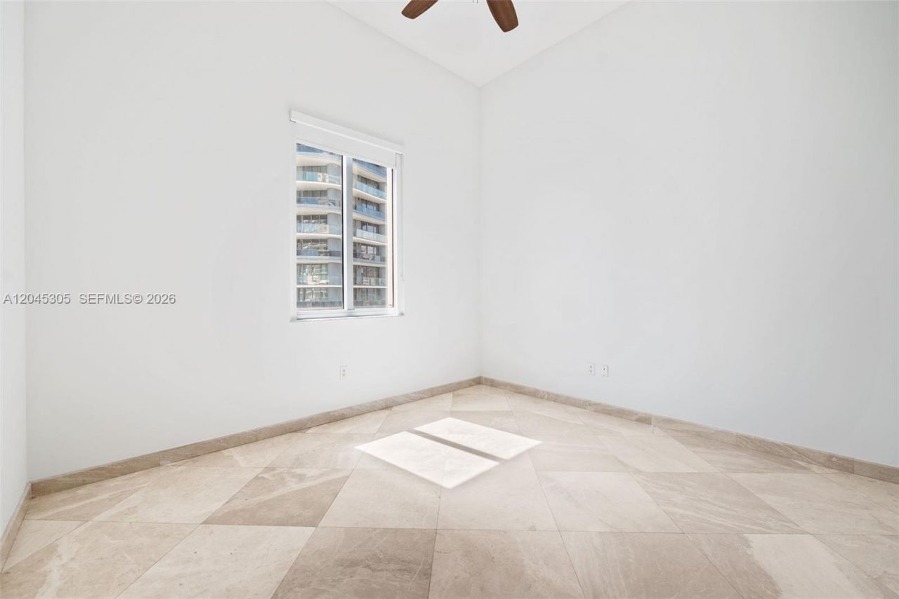 1050 Brickell Ave , Unit 3314, Miami, FL 33131 Photo