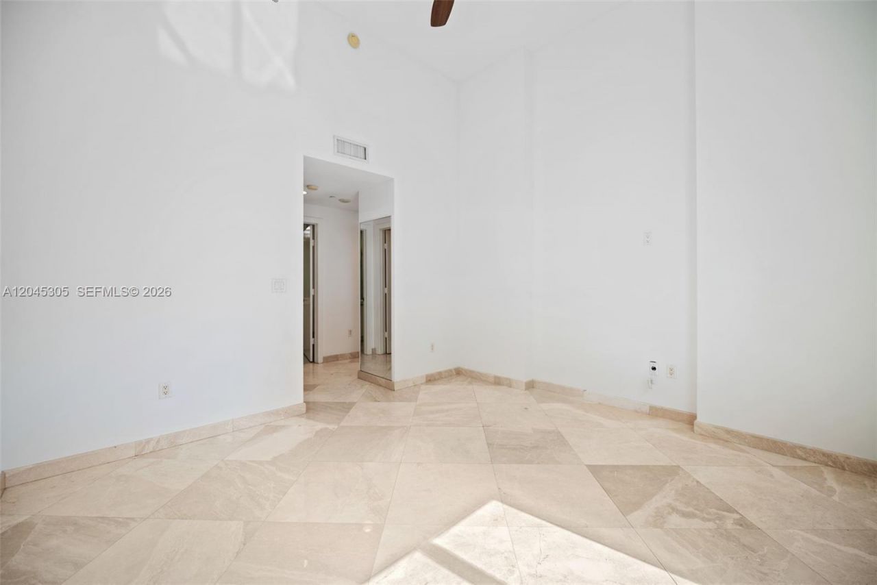 1050 Brickell Ave , Unit 3314, Miami, FL 33131 Photo